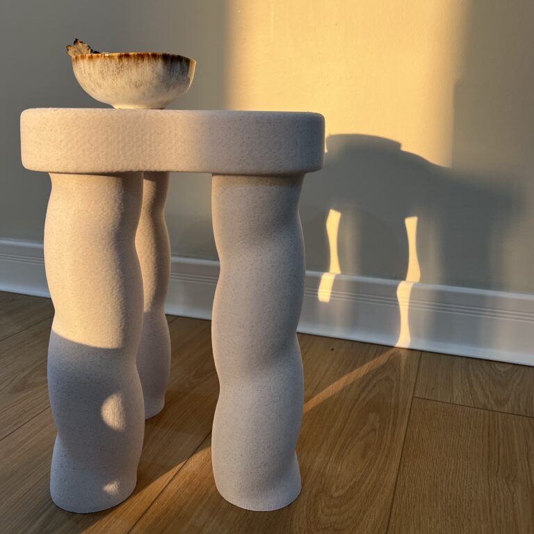 Conversation piece Table. - Image 2