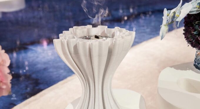 Tall wavy vase. - Image 3