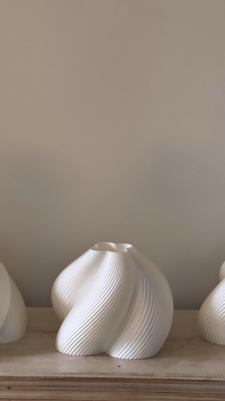 Large Coral Vase - Image 6